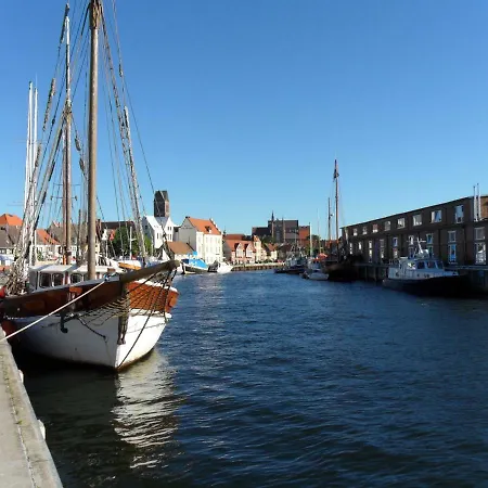 Appartamento Stadtvilla Bruegemann Mit Terrasse & Parkplatz - Abc136 By Abcwismar Wißmar